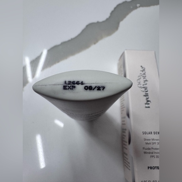 HydroPeptide Solar Dew Sheer Mineral Melt SPF30 - 1.35 Oz - Picture 7 of 10